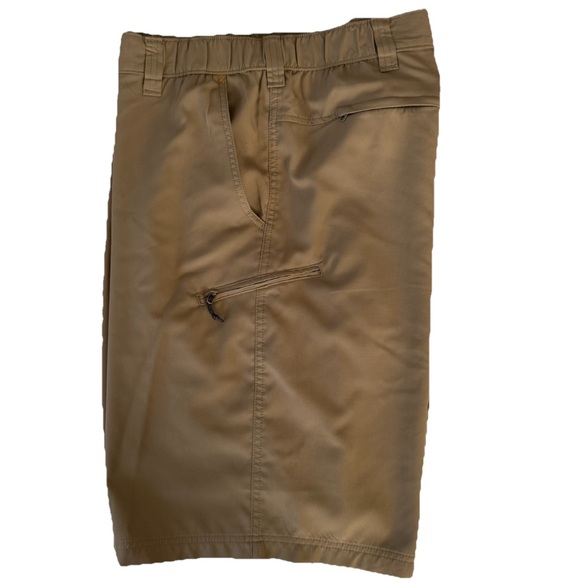Wrangler Outdoor Performance Cargo Shorts Men 48 Brown Hiking Fishing Zip Pocket - Picture 1 of 16